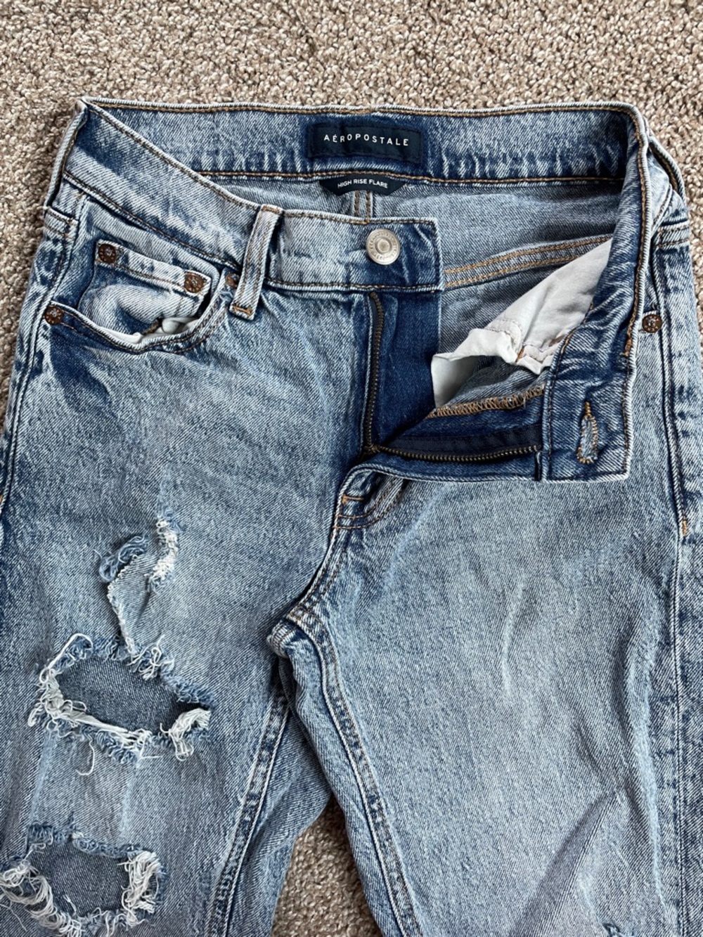 Aeropostale High Rise Flare Jeans - Picture 3 of 8